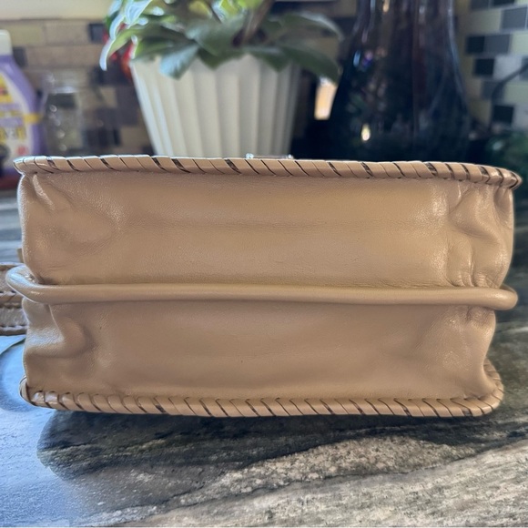 Origenes by David Luna Hand-Tooled Leather Crossbody Bag - Picture 5 of 7